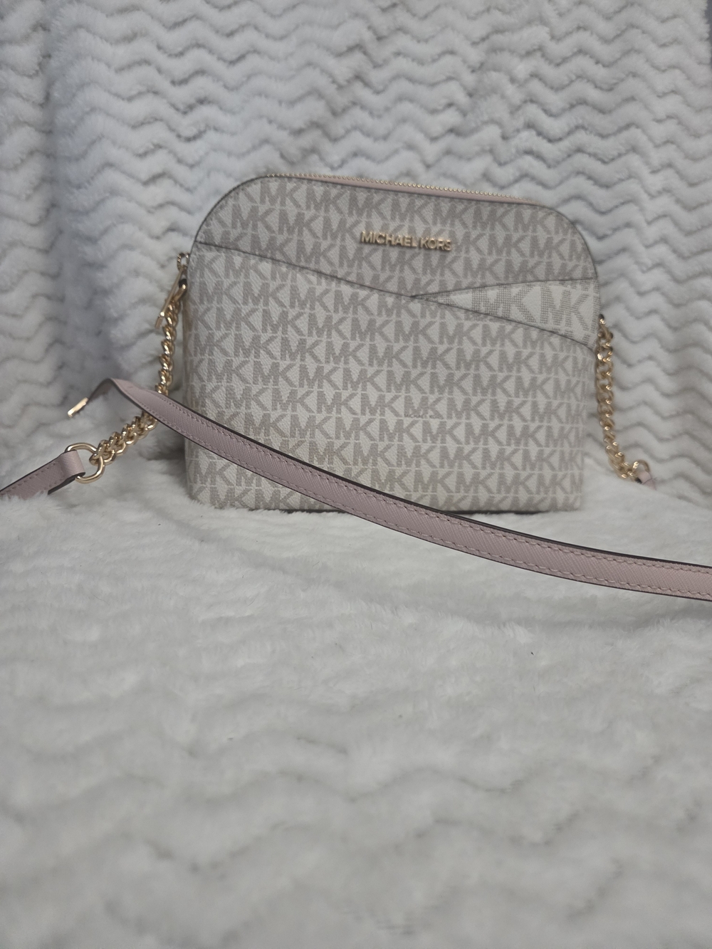 Michael Kors Beige/Gold MK Jet Set Crossbody Bag - Picture 2 of 6
